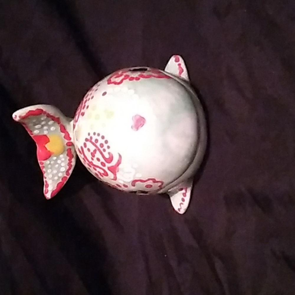 Hand Painted Colorful Ceramic Whale Figurine (B2) - Picture 4 of 10